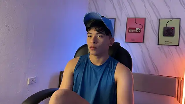 Snapshot of David_Nova chatting on 12-04-25, 12:58 David Nova online show from 12-04-25, 12:58