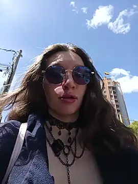 Lucy colee online show from 01-17-26, 04:00