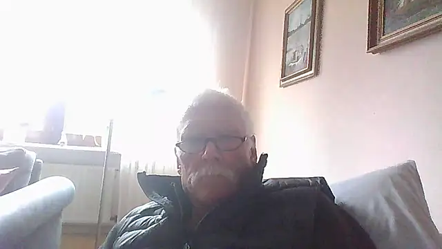 Snapshot of super-snoopy chatting on 04-20-26, 09:12 super-snoopy online show from 04-20-26, 09:12