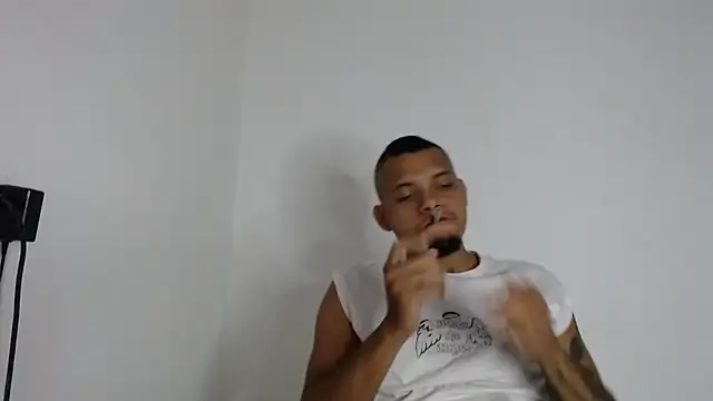 Snapshot of drako_monster chatting on 11-11-25, 10:21 drako monster online show from 11-11-25, 10:21