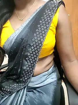 Snapshot of Tamilmallu-duskygirl03 chatting on 05-02-26, 05:01 Tamilmallu-duskygirl03 online show from 05-02-26, 05:01