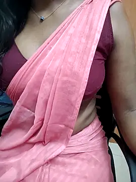 Snapshot of Tamilmallu-duskygirl03 chatting on 06-02-26, 05:42 Tamilmallu-duskygirl03 online show from 06-02-26, 05:42