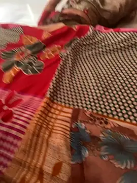 Snapshot of Telugu_dirty_talk_couple chatting on 11-23-25, 10:04 Telugu dirty talk couple online show from 11-23-25, 10:04