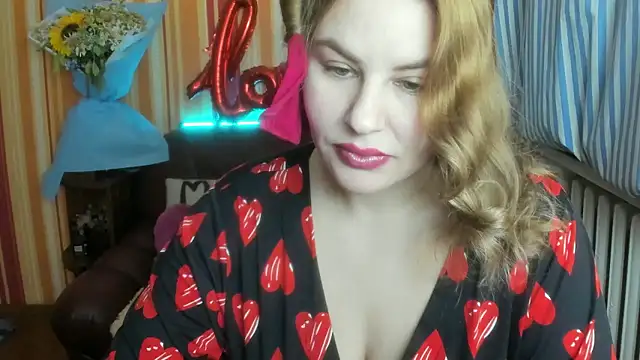 Snapshot of Passion-Blondy chatting on 12-11-24, 09:01 Passion-Blondy online show from 12-11-24, 09:01
