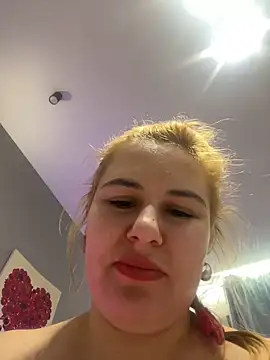 Snapshot of Passion-Blondy chatting on 03-20-25, 09:46 Passion-Blondy online show from 03-20-25, 09:46