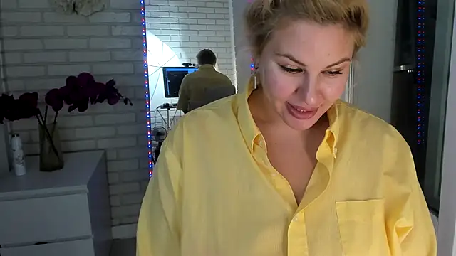 Snapshot of Passion-Blondy chatting on 10-10-25, 07:13 Passion-Blondy online show from 10-10-25, 07:13