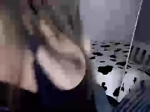 Snapshot of CallMeLerren chatting on 11-12-25, 04:18 CallMeLerren online show from 11-12-25, 04:18