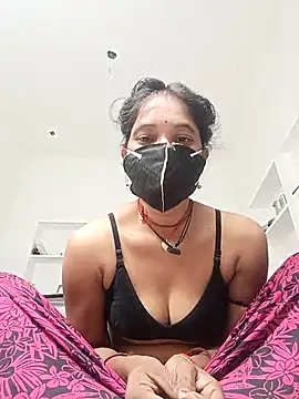 Snapshot of Cuty_tanya chatting on 12-20-25, 05:25 Cuty tanya online show from 12-20-25, 05:25