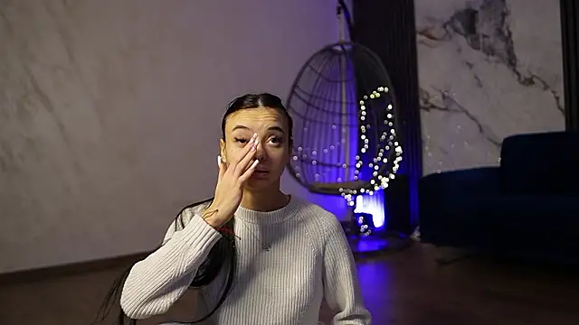 RachelRavee online show from 01-17-26, 05:23