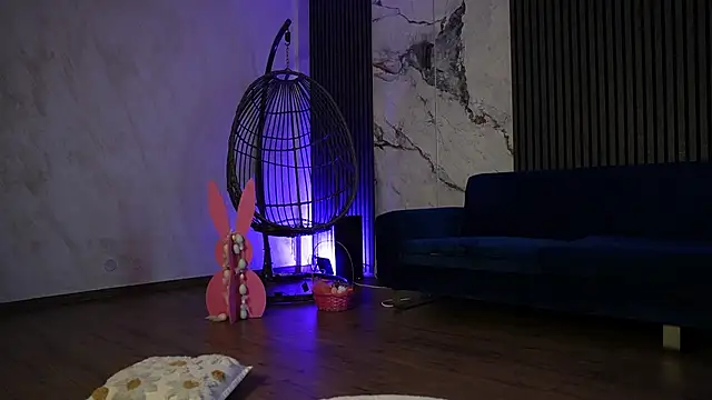 RachelRavee online show from 04-11-26, 04:17