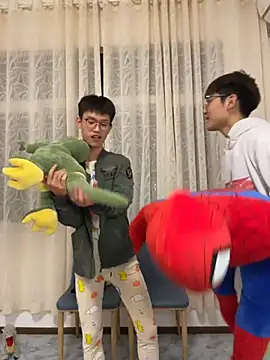 Snapshot of KK-cuteboy chatting on 10-13-25, 12:38 KK-cuteboy online show from 10-13-25, 12:38