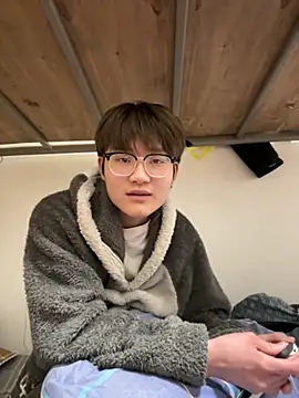 Snapshot of KK-cuteboy chatting on 12-04-25, 02:48 KK-cuteboy online show from 12-04-25, 02:48