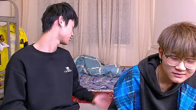 Snapshot of KK-cuteboy chatting on 01-13-26, 10:42 KK-cuteboy online show from 01-13-26, 10:42