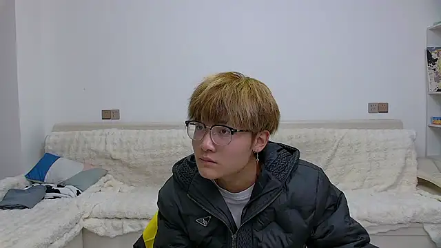 Snapshot of KK-cuteboy chatting on 02-21-26, 10:27 KK-cuteboy online show from 02-21-26, 10:27