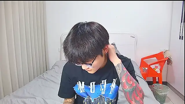 KK-cuteboy online show from 05-27-26, 01:08