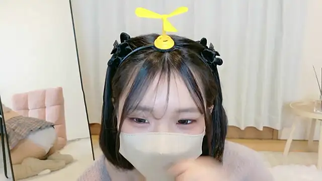 Snapshot of yuno-pi chatting on 11-29-25, 09:12 yuno-pi online show from 11-29-25, 09:12