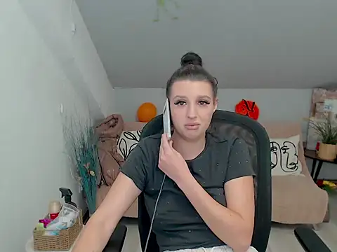 Snapshot of BettyJamess chatting on 10-29-25, 09:05 BettyJamess online show from 10-29-25, 09:05