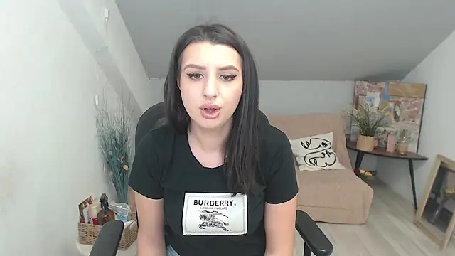 Snapshot of BettyJamess chatting on 12-14-25, 09:14 BettyJamess online show from 12-14-25, 09:14