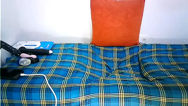 Snapshot of Ntokozo290 chatting on 12-22-25, 05:43 Ntokozo290 online show from 12-22-25, 05:43