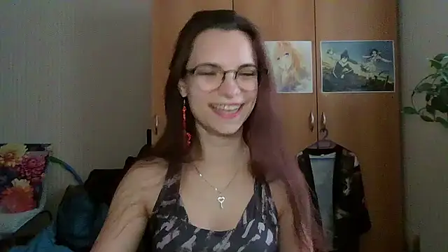Snapshot of Music_girl_love chatting on 10-15-25, 10:15 Music girl love online show from 10-15-25, 10:15