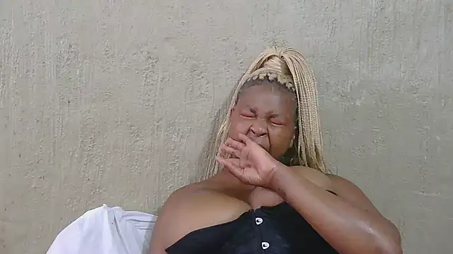 ZuriVixen online show from 10-18-25, 09:32