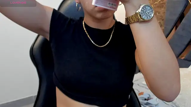 Vittoria Conti  online show from 11-16-25, 01:28