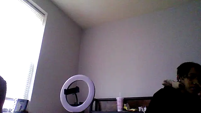 Snapshot of dezzidavill chatting on 02-20-26, 03:01 dezzidavill online show from 02-20-26, 03:01