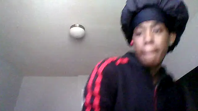 Snapshot of dezzidavill chatting on 03-26-26, 06:02 dezzidavill online show from 03-26-26, 06:02