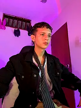 tylernova online show from 10-31-25, 03:51