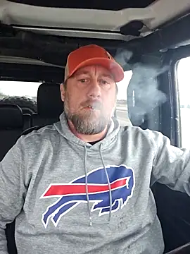 Snapshot of akstr8 chatting on 10-30-25, 12:01 akstr8 online show from 10-30-25, 12:01