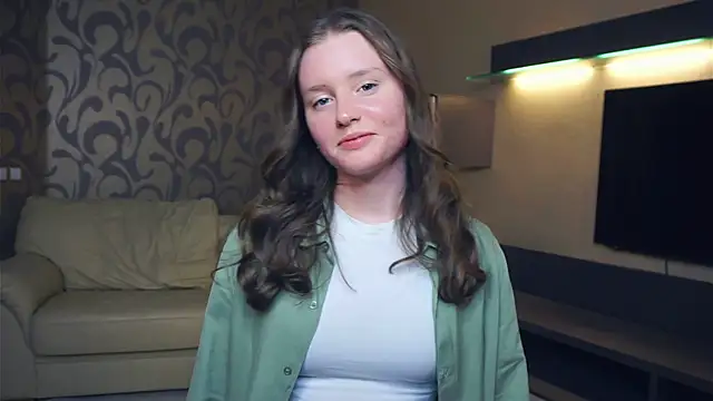 Snapshot of SunRinglein chatting on 10-18-25, 04:08 SunRinglein online show from 10-18-25, 04:08