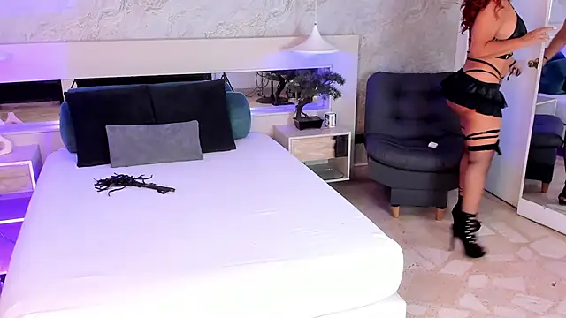 Snapshot of Natashaa-bluer chatting on 10-23-25, 01:32 Natashaa-bluer online show from 10-23-25, 01:32