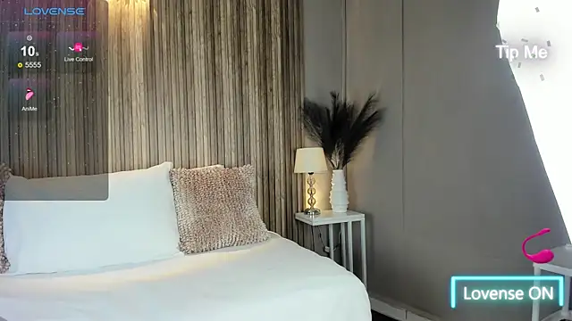 VanneCamiel online show from 11-18-25, 11:36