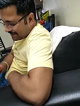 Snapshot of Yogesh_89 chatting on 10-09-25, 12:52 Yogesh 89 online show from 10-09-25, 12:52