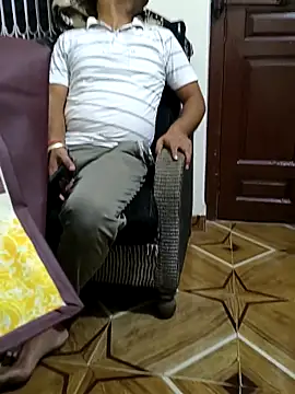 Snapshot of Yogesh_89 chatting on 10-14-25, 02:07 Yogesh 89 online show from 10-14-25, 02:07