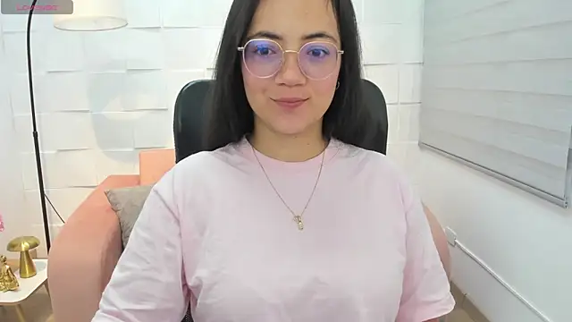 Snapshot of Sasha_Grace chatting on 05-18-26, 01:06 Sasha Grace online show from 05-18-26, 01:06