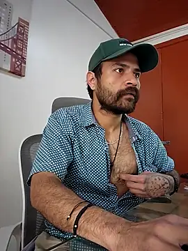 Snapshot of Nateskp_1 chatting on 10-10-25, 04:06 Nateskp 1 online show from 10-10-25, 04:06