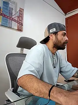 Snapshot of Nateskp_1 chatting on 10-13-25, 08:42 Nateskp 1 online show from 10-13-25, 08:42