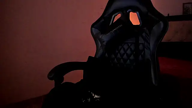 Snapshot of Sara_Roades chatting on 12-05-25, 05:20 Sara Roades online show from 12-05-25, 05:20