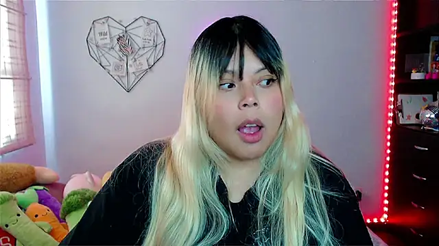 EllieMoonX online show from 11-20-25, 07:35