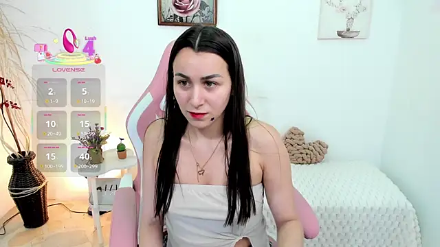Snapshot of EmmaMyers1 chatting on 07-03-26, 11:44 EmmaMyers1 online show from 07-03-26, 11:44