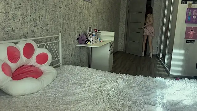 Snapshot of SinVelvet chatting on 10-29-25, 08:38 SinVelvet online show from 10-29-25, 08:38