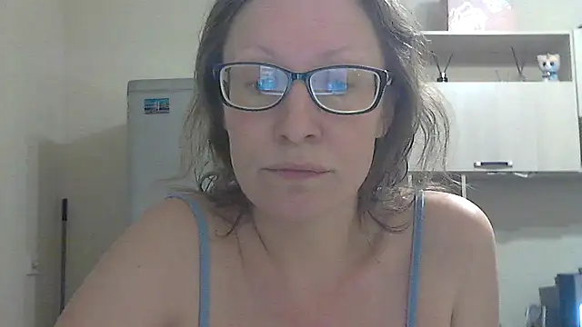 Snapshot of Tavriona chatting on 02-20-26, 01:44 Tavriona online show from 02-20-26, 01:44