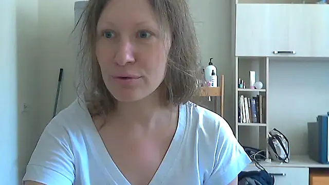 Snapshot of Tavriona chatting on 03-15-26, 06:52 Tavriona online show from 03-15-26, 06:52