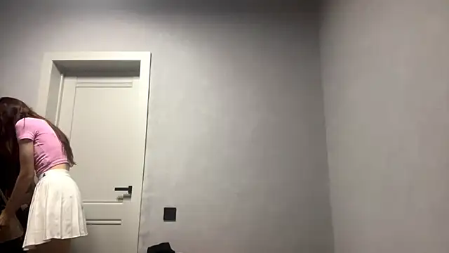 WildPeachh online show from 10-21-25, 06:08