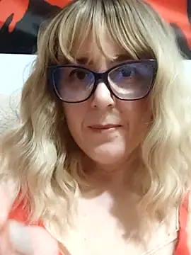 Amelialove42 online show from 04-06-26, 07:15