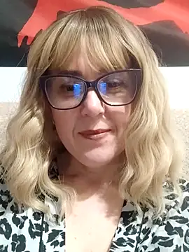 Amelialove42 online show from 04-18-26, 07:40