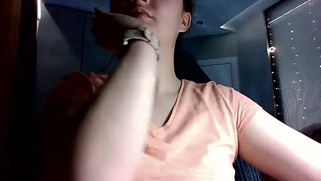 Snapshot of MoodieMira chatting on 11-06-25, 07:26 MoodieMira online show from 11-06-25, 07:26