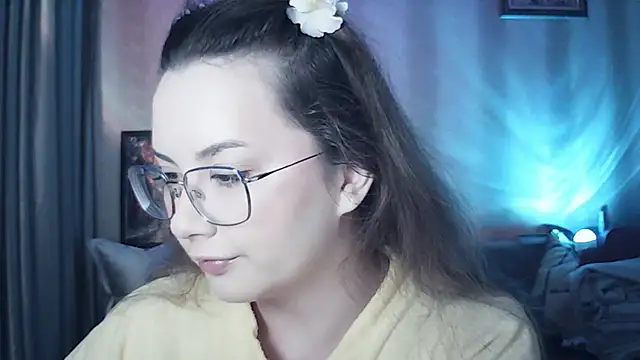 MoodieMira online show from 05-28-26, 07:00