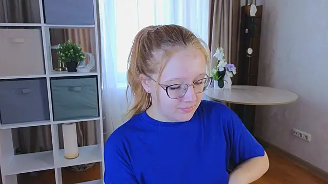 AlinaAldrete online show from 10-12-25, 05:17